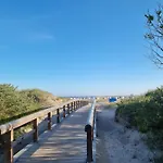 Erik S Strandhaus *